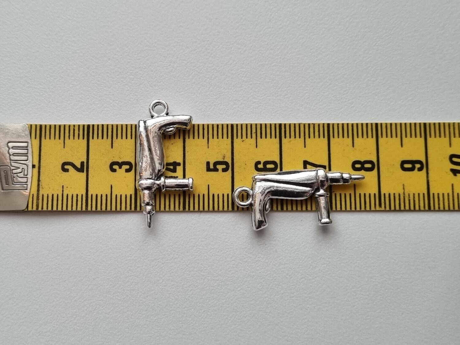 Berlocker Charms Miniatyr Borr / borrar, 2 st silverfärgade