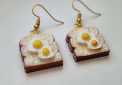 Örhängen, Toast med ägg / äggmacka