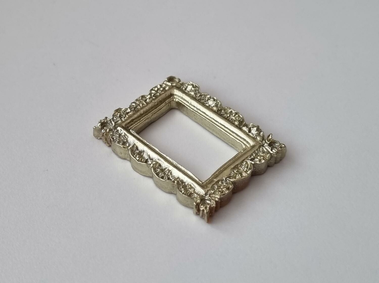 Miniatyr tavelram, ram - till dockhus, tittskåp med mera (variant 11)
