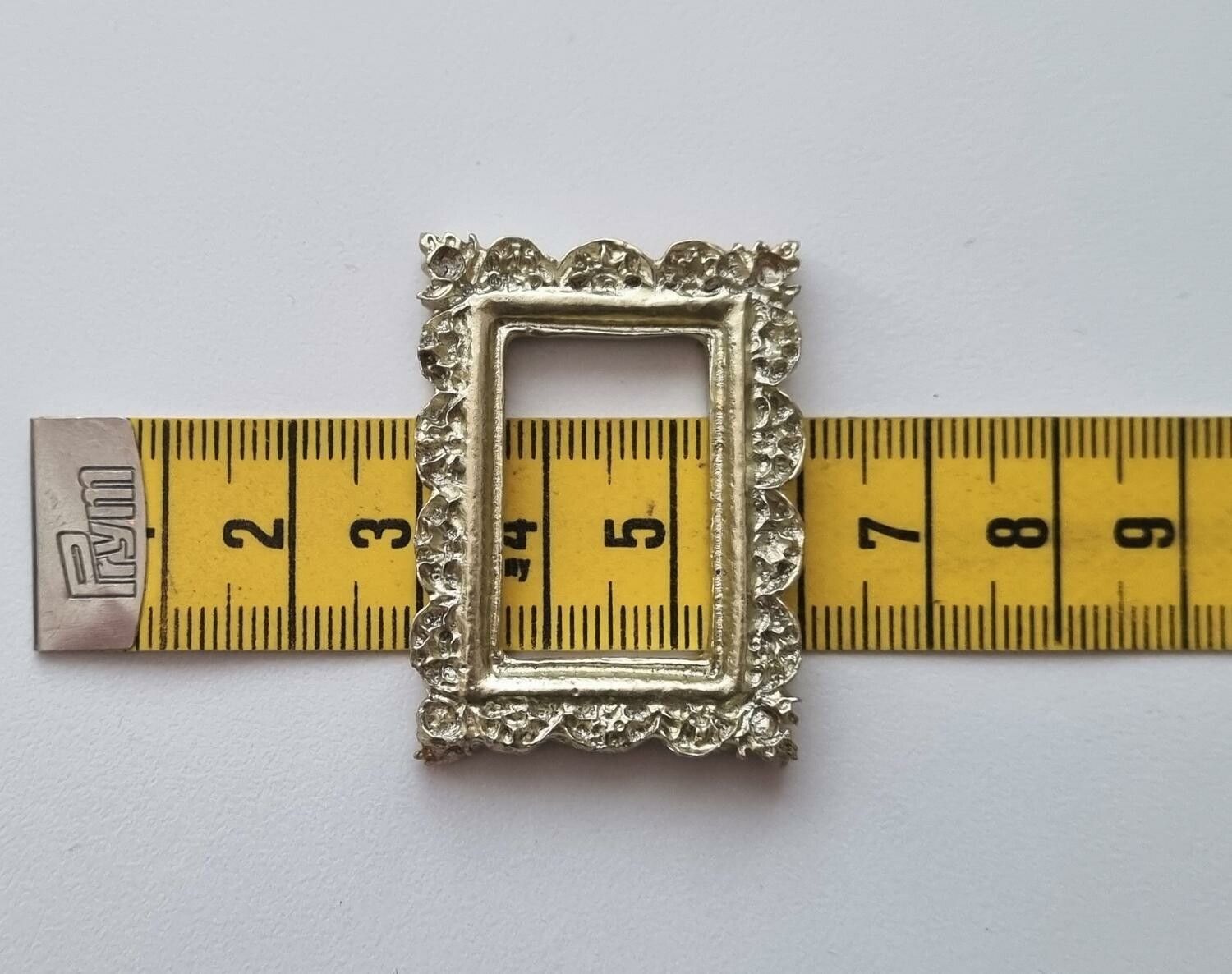 Miniatyr tavelram, ram - till dockhus, tittskåp med mera (variant 11)