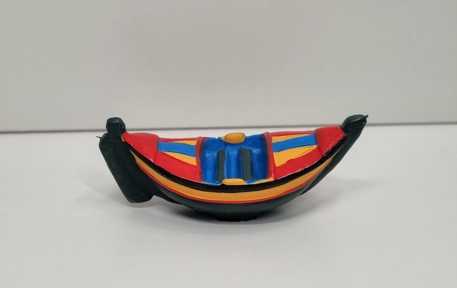 Miniatyrbåt, minibåt i plast (Portugal)
