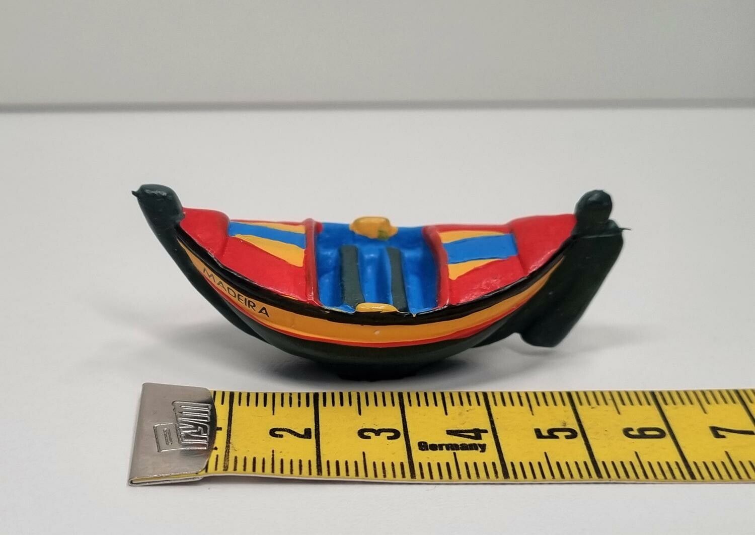 Miniatyrbåt, minibåt i plast (Portugal)