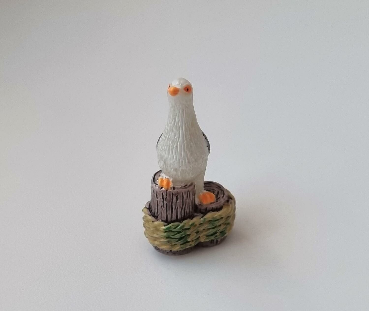 Fiskmås, miniatyrfiskmås på stubbe