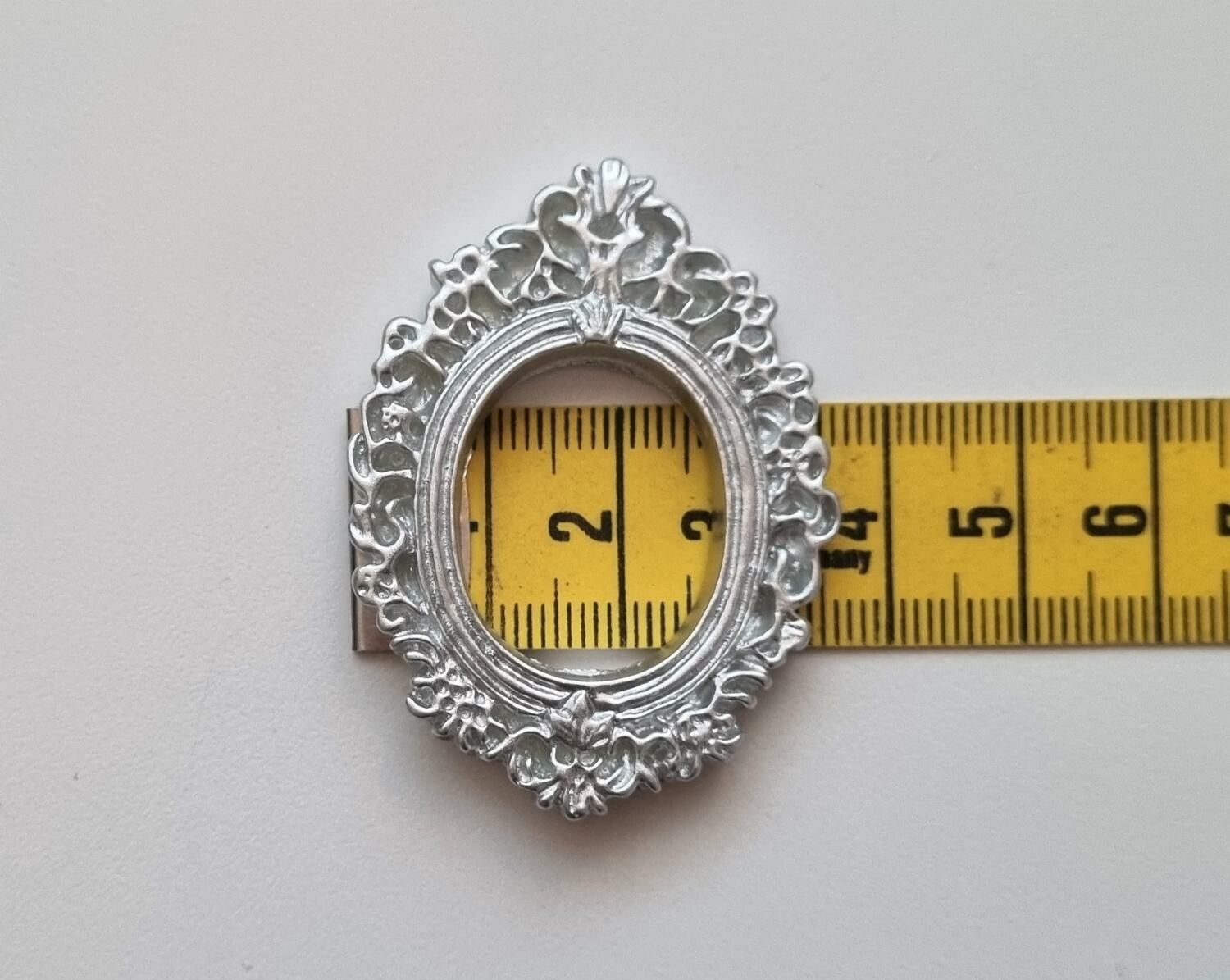 Miniatyr tavelram, ram - till dockhus, tittskåp med mera (variant 16)