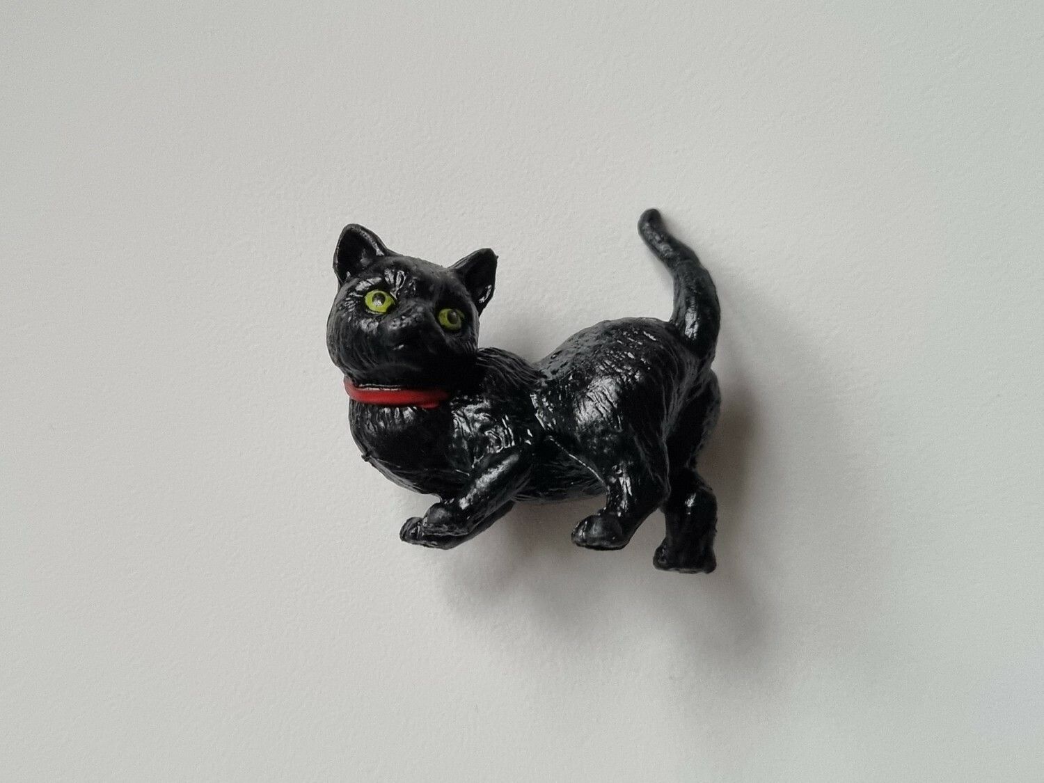 Svart katt på sin vakt / miniatyr