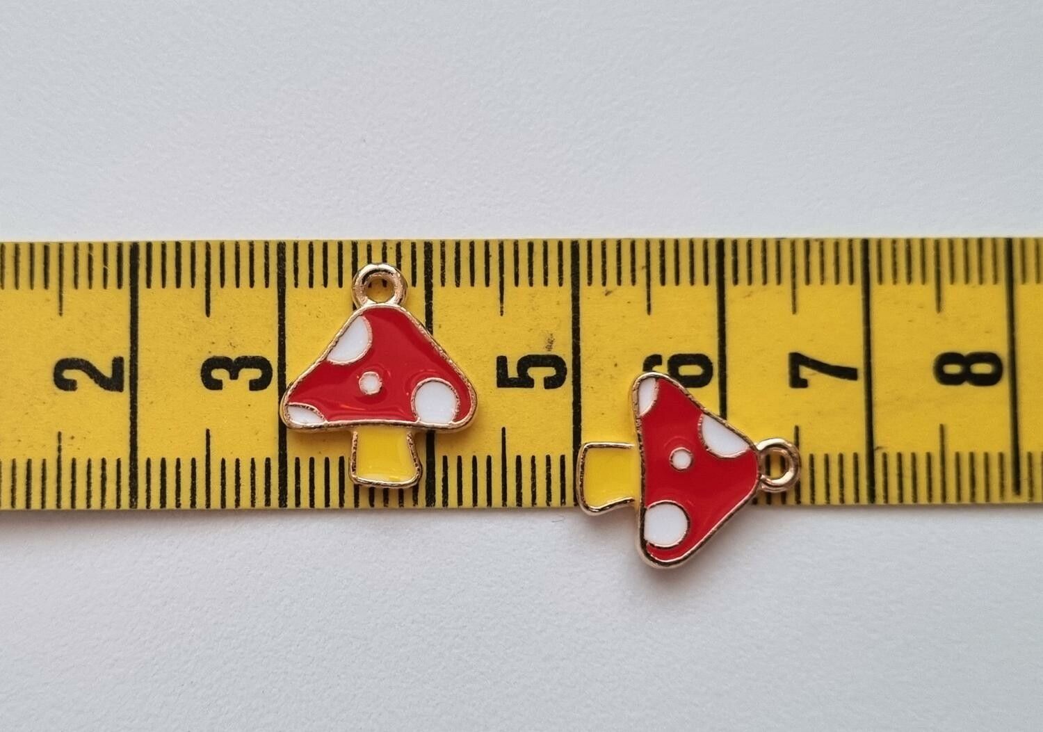 Berlocker / charms, Röda svampar / flugsvampar (2 st)