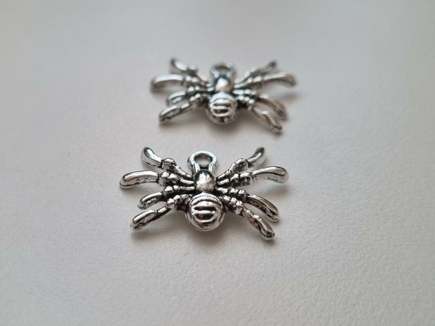 2 st spindlar, berlocker charms miniatyrer