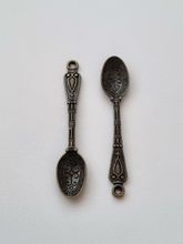 2 st Skedar, berlocker charms miniatyrer