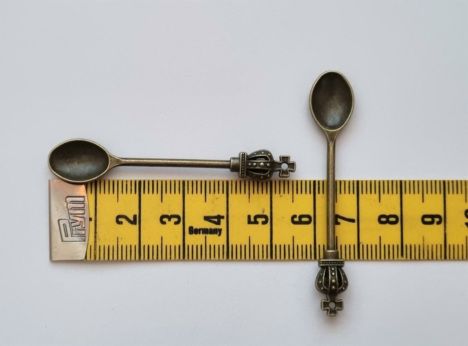 2 st bronsfärgade skedar, berlocker charms miniatyrer