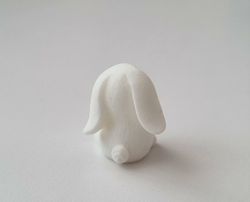 Söt liten kanin, minikanin. Miniatyr för dockskåp / tittskåp (variant 16)