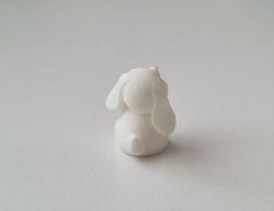 Söt liten kanin, minikanin. Miniatyr för dockskåp / tittskåp (variant 21)