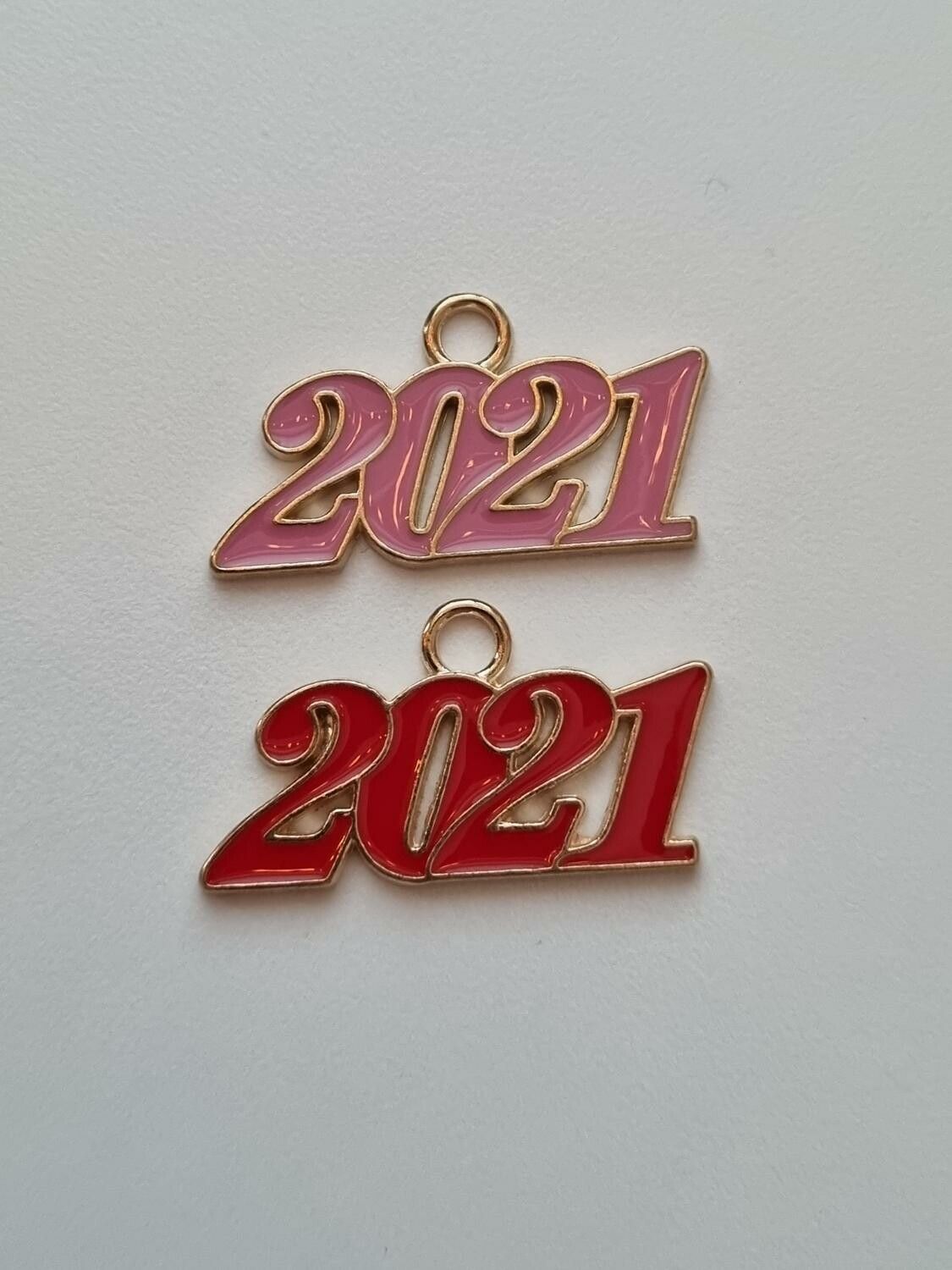 Berlocker Charms - 2021, 2 st i fina färger