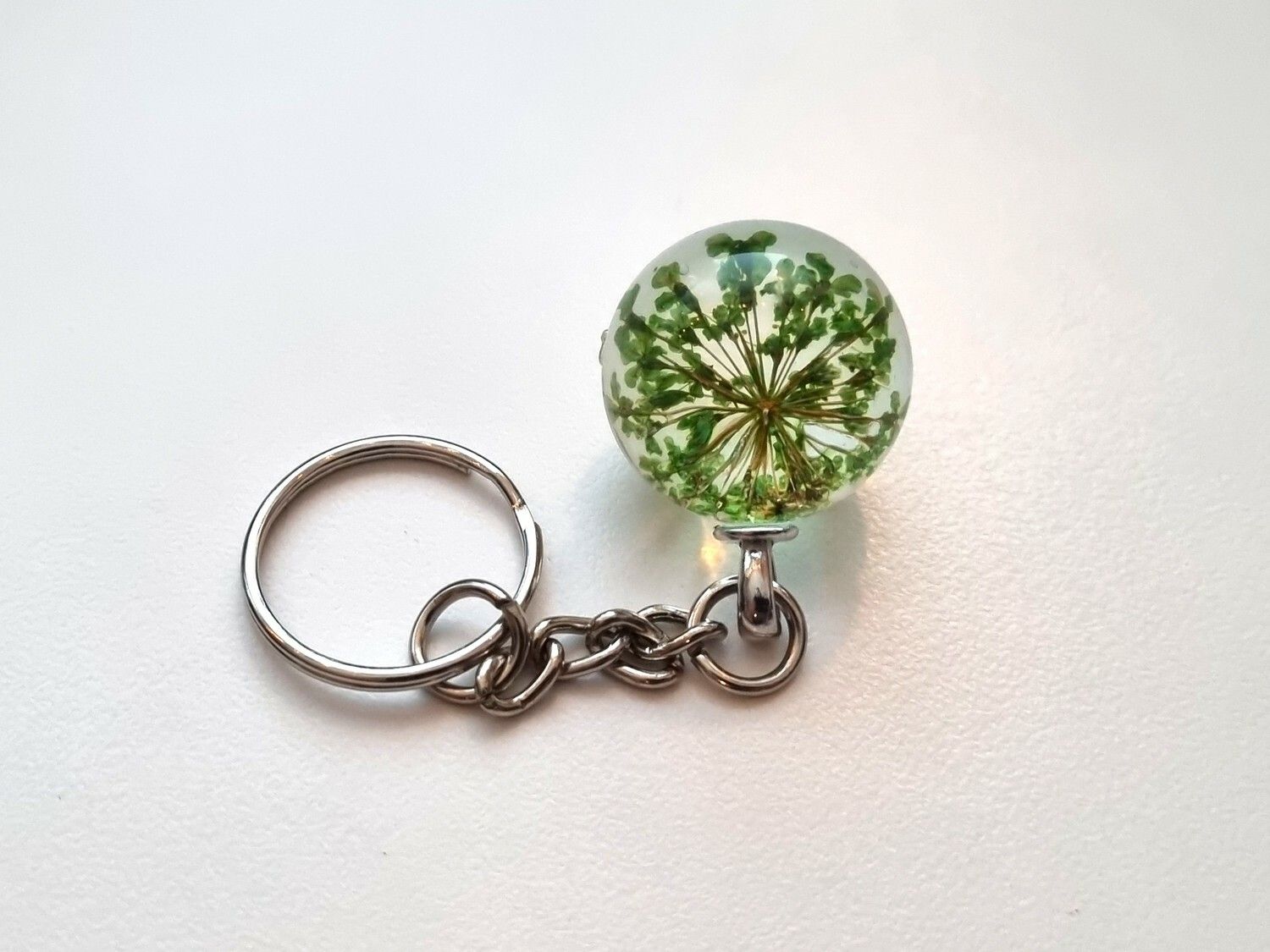 Nyckelring med rund glasberlock (grön)