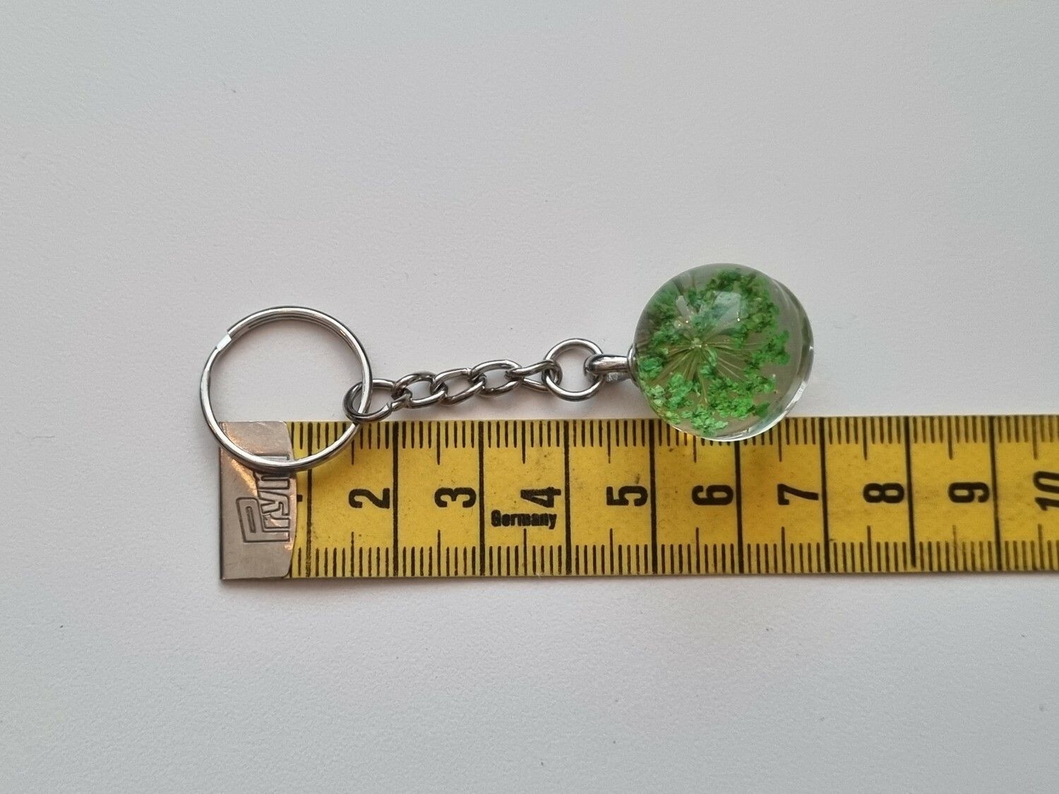 Nyckelring med rund glasberlock (grön)