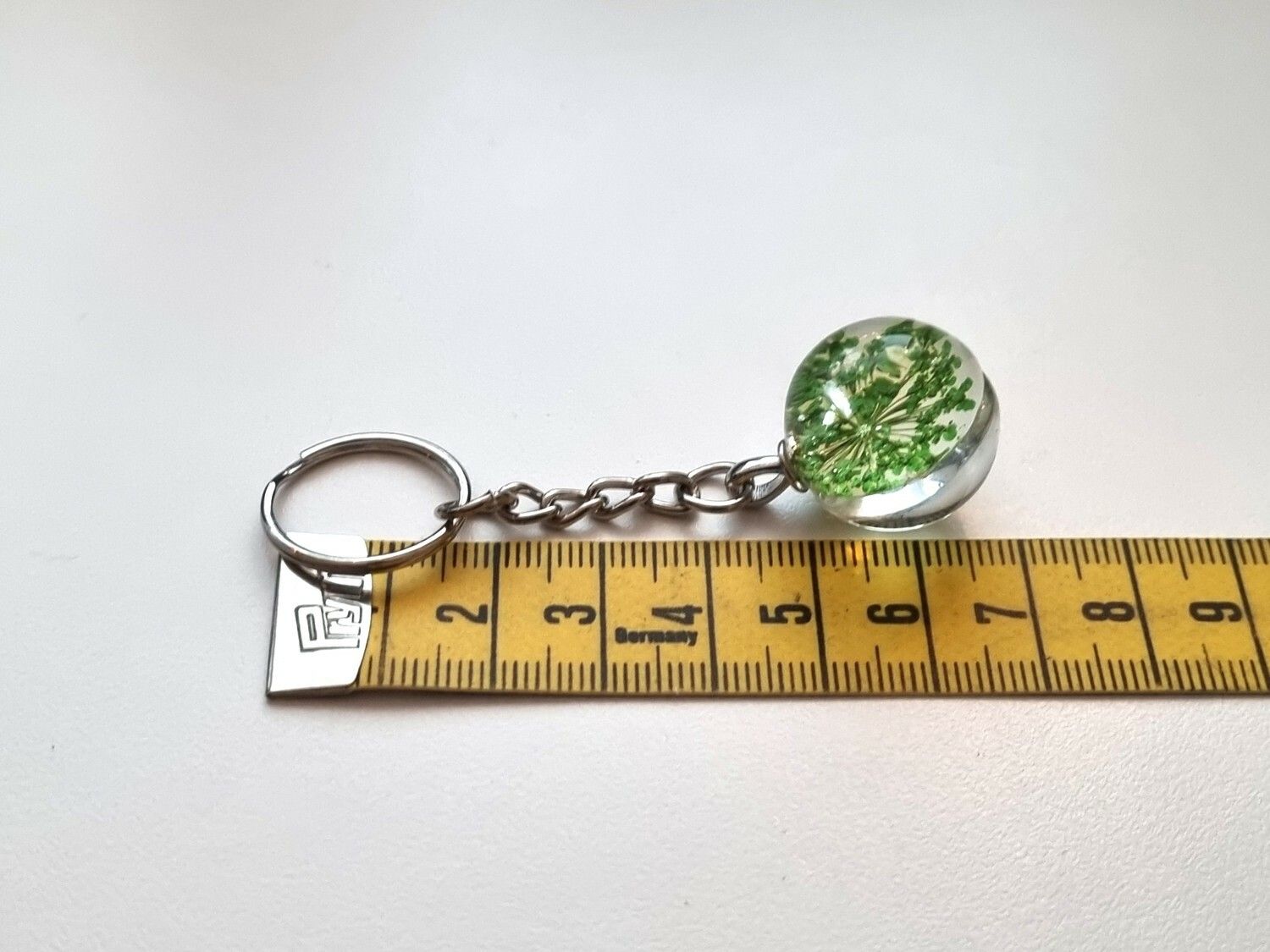 Nyckelring med rund glasberlock (grön)