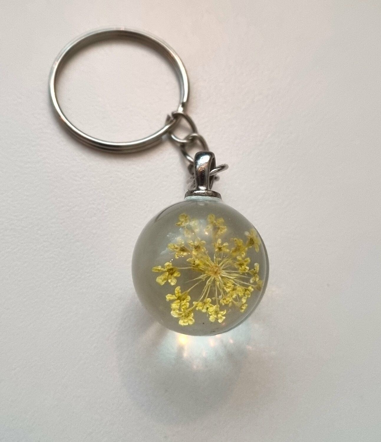 Nyckelring med rund glasberlock (gul)