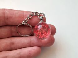 Nyckelring med rund glasberlock (röd)