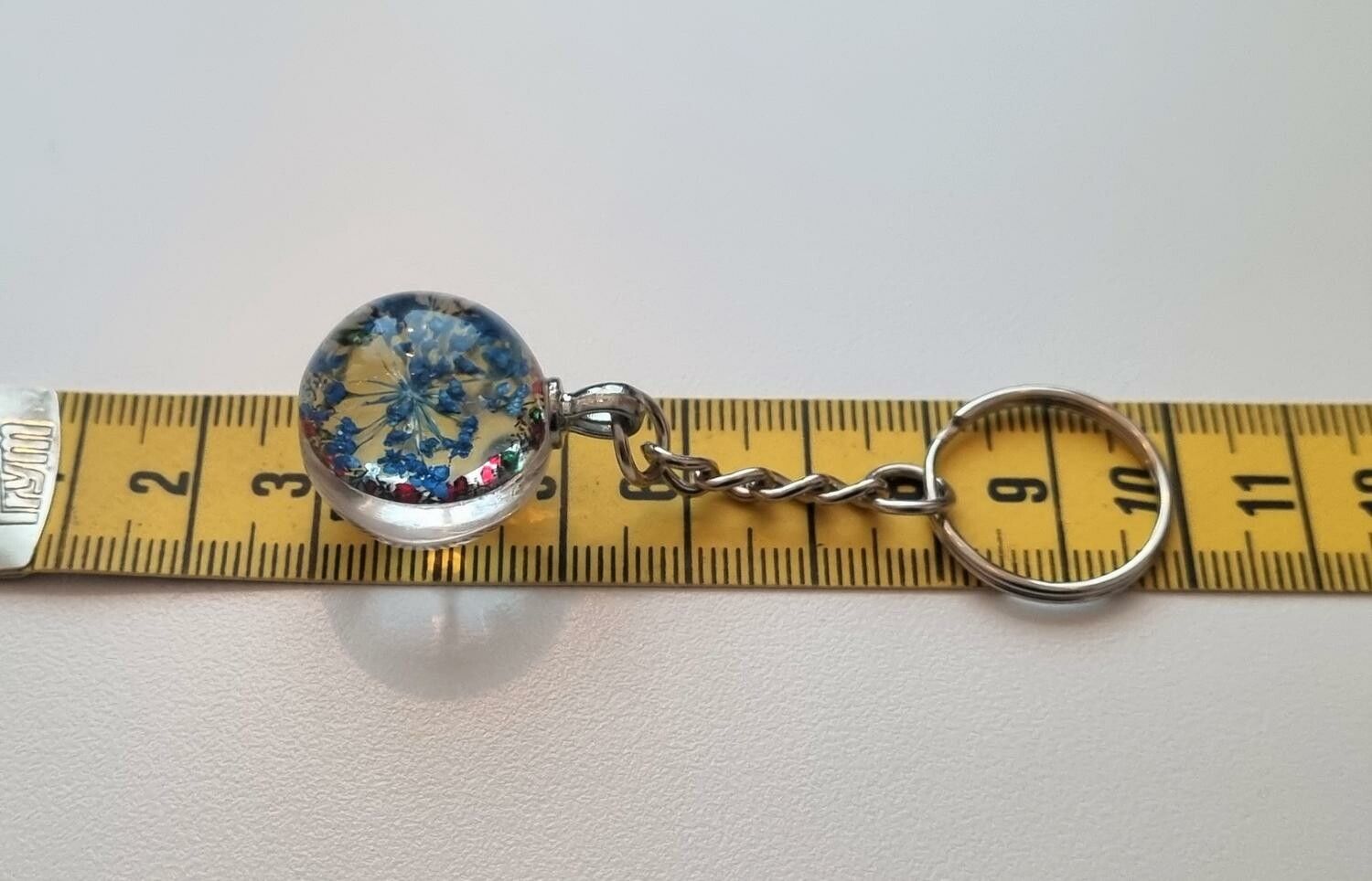 Nyckelring med rund glasberlock (blå)