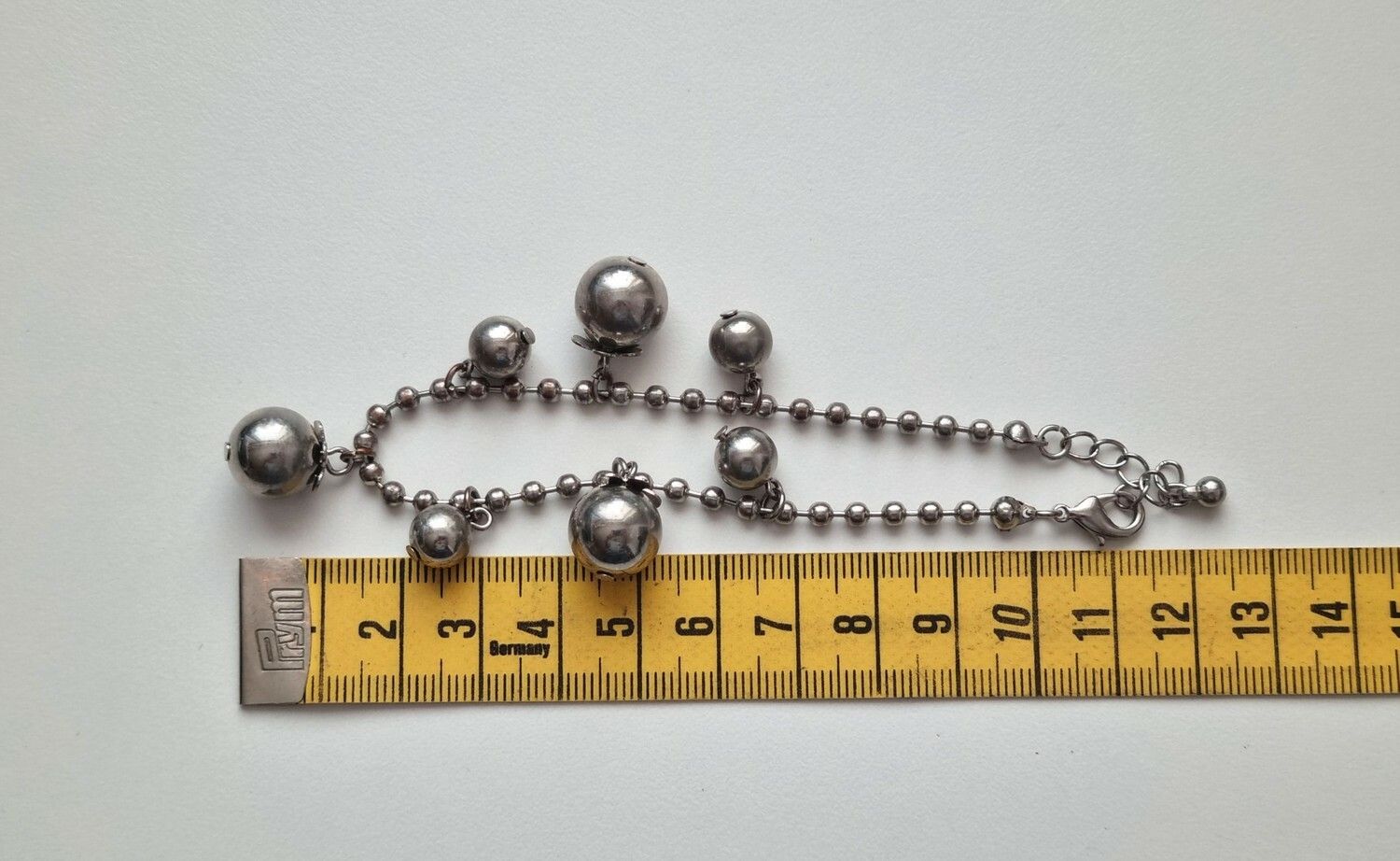 Armband med kulor