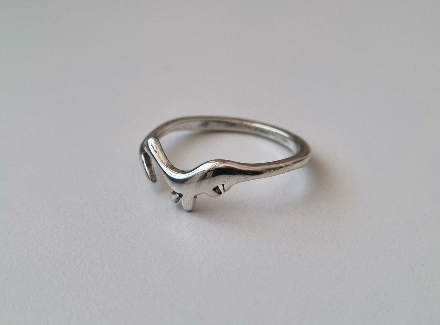 Silverfärgad justerbar ring - Dinosaur (variant 1)