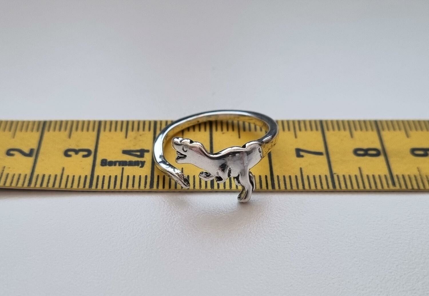 Silverfärgad justerbar ring - Dinosaur (variant 2)