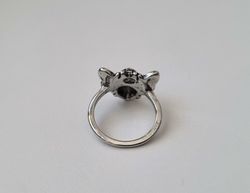 Antiksilverfärgad ring - Insekt (18 mm innermått, vikt 3,7 gram)