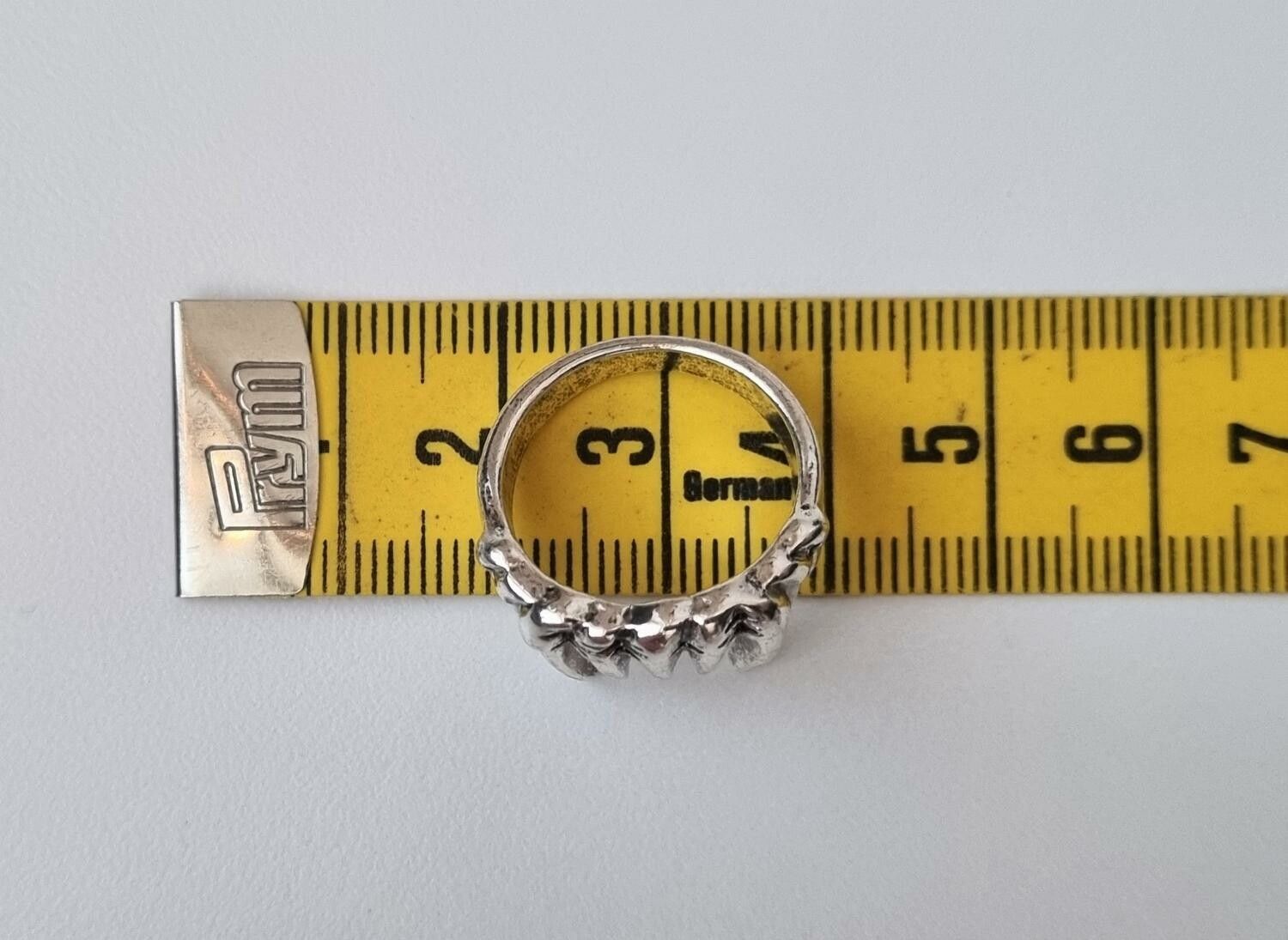 Antiksilverfärgad ring - Huggtänder (17,1 mm innermått, vikt 5,8 gram)