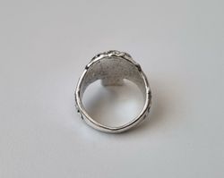 Antiksilverfärgad ring - Dödskalle (17,8 mm innermått, vikt 8 gram)