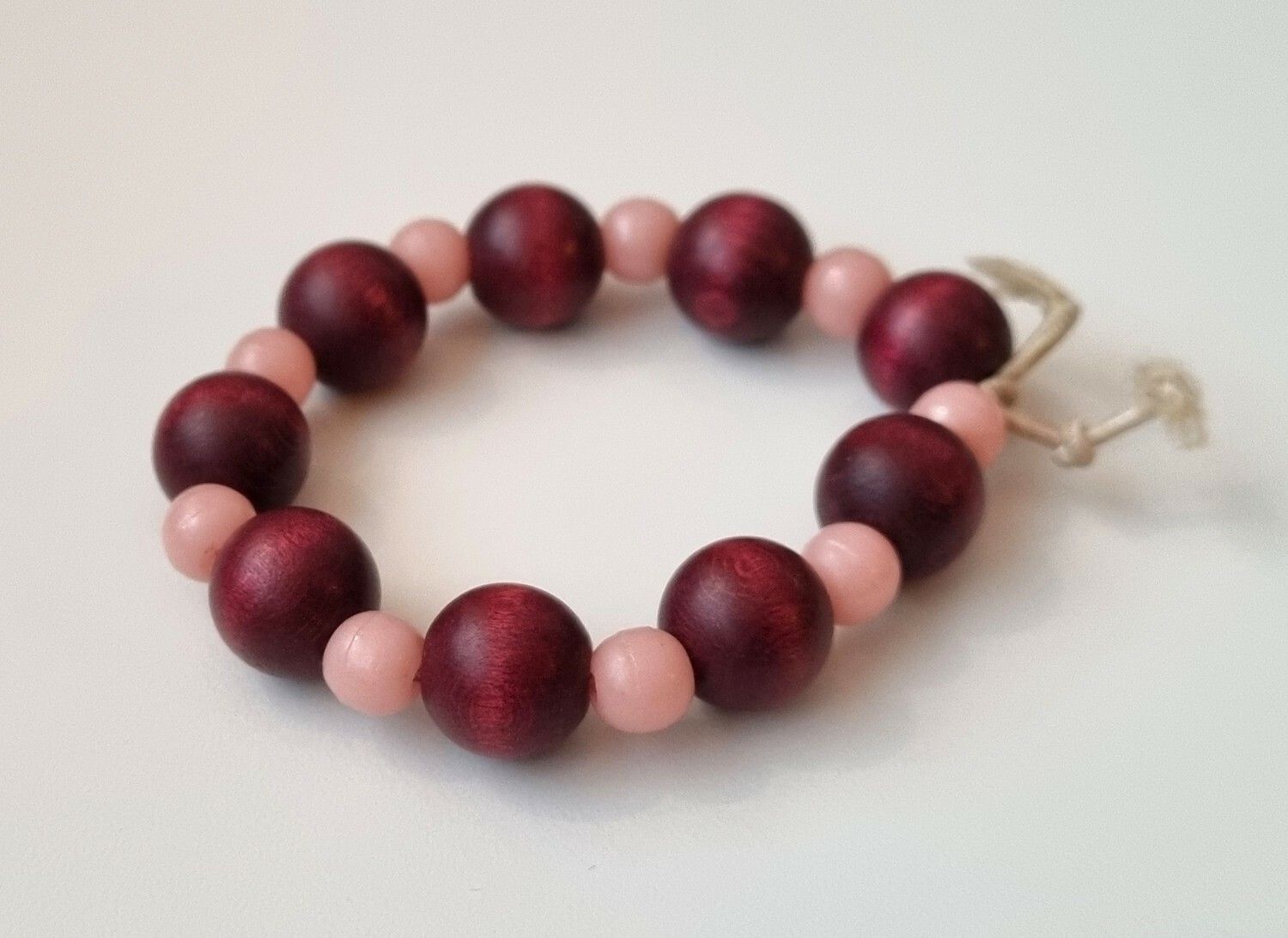 Simpelt litet armband med pärlor