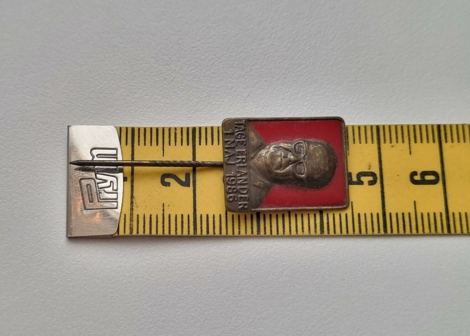 Tage Erlander 1986. pin / nålmärke
