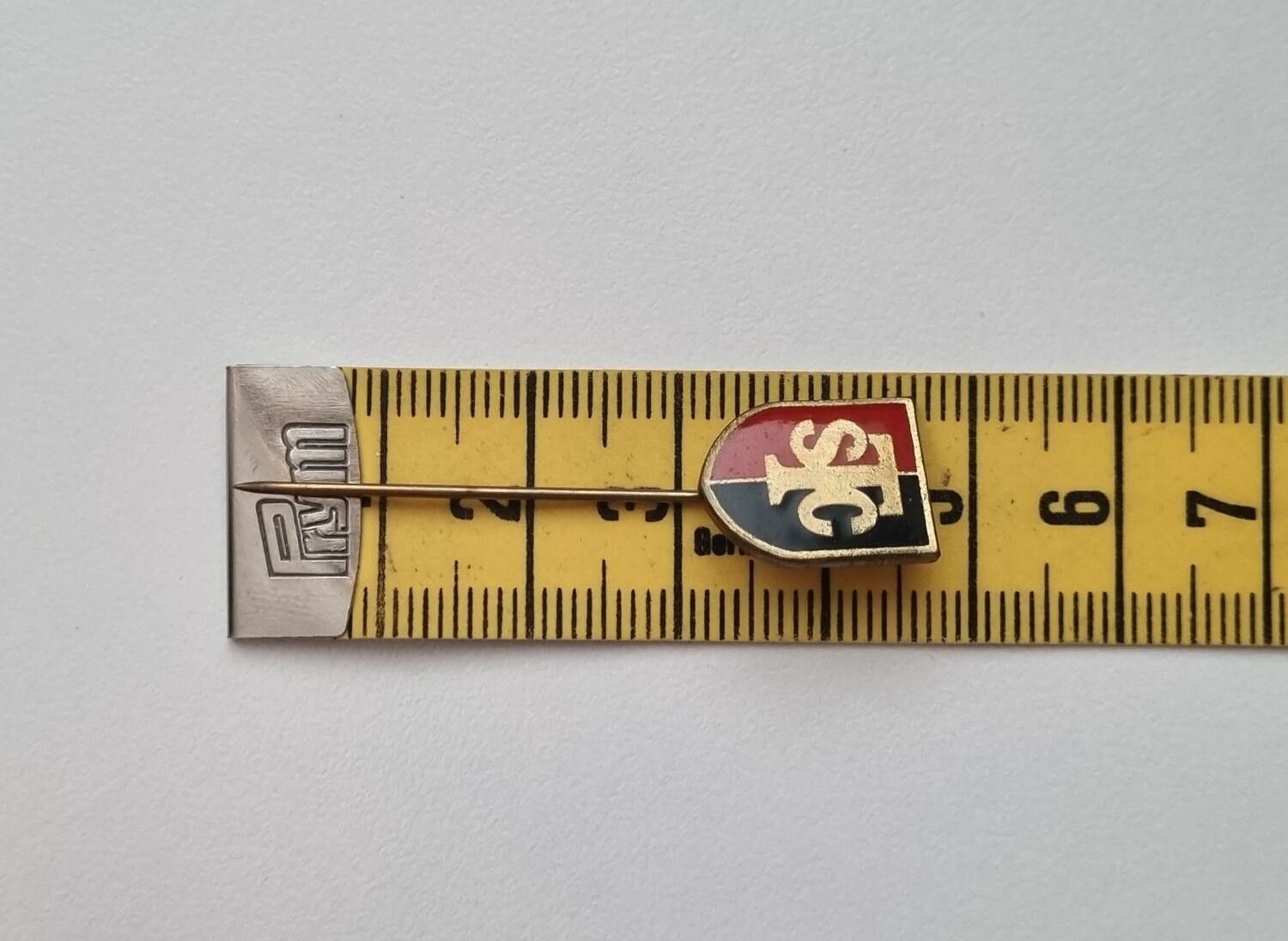 STC. Pin / nålmärke