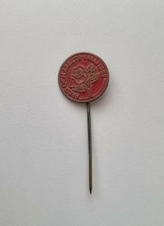 Fred och arbete 1 maj 1982, pin / nålmärke