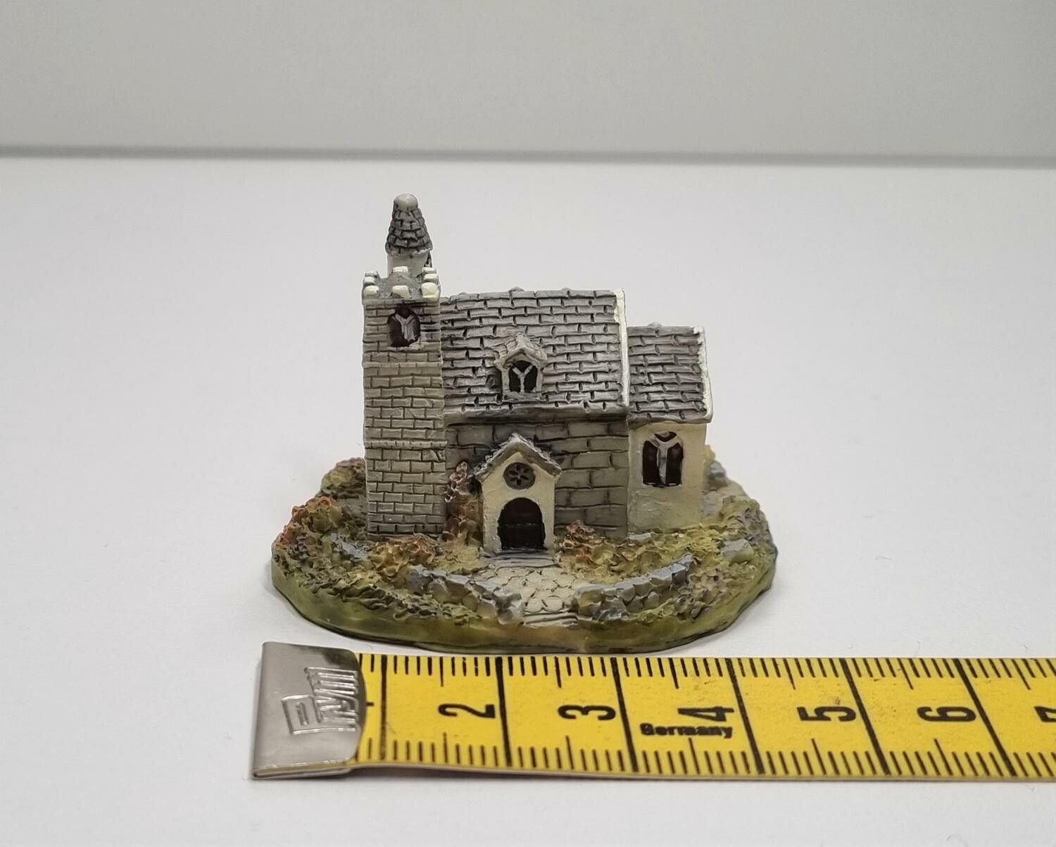 Miniatyrkyrka, minikyrka (hus nr 64)