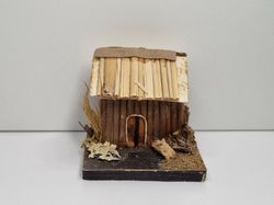 Miniatyrhus, minihus i trä/papp (hus nr 168)