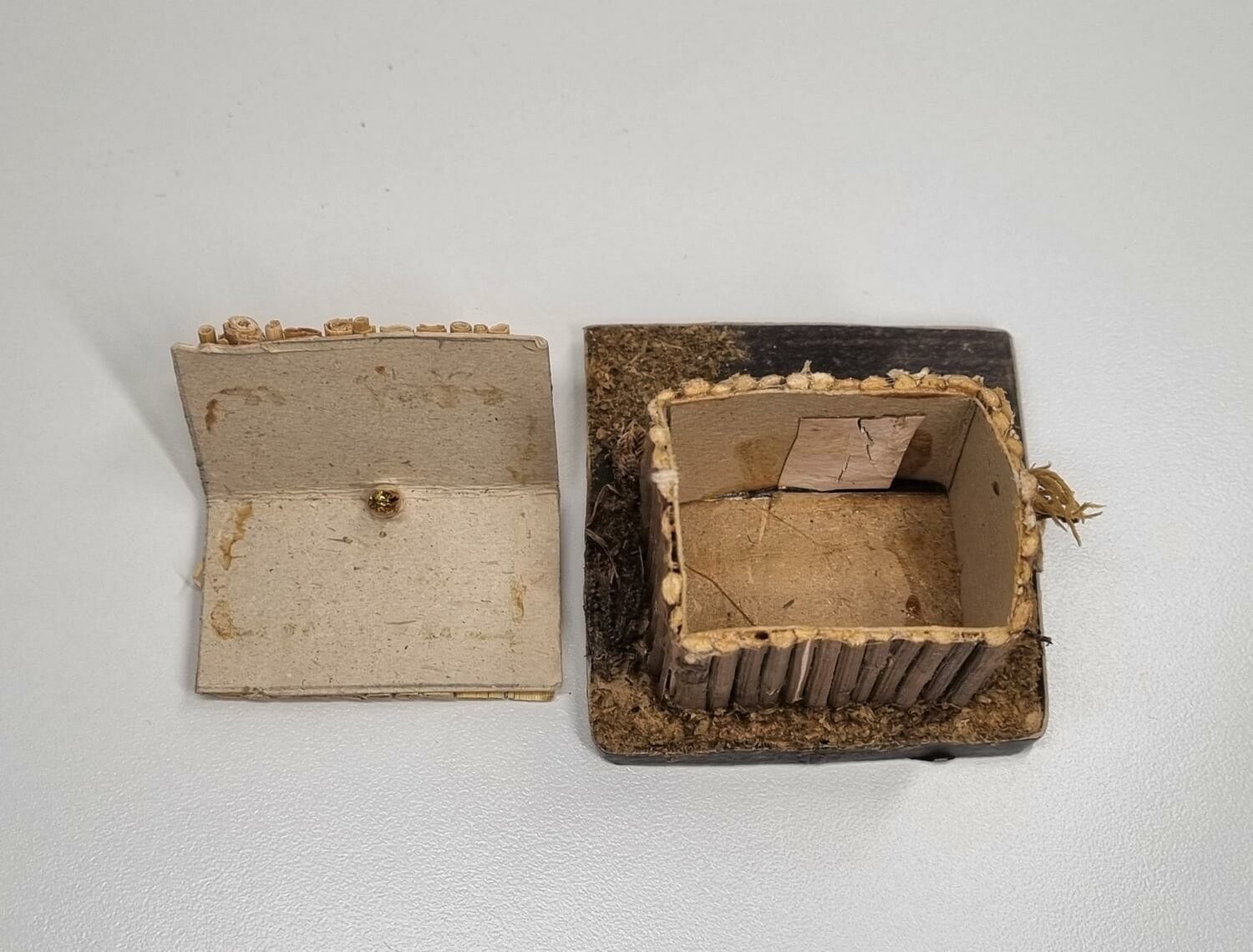 Miniatyrhus, minihus i trä/papp (hus nr 168)