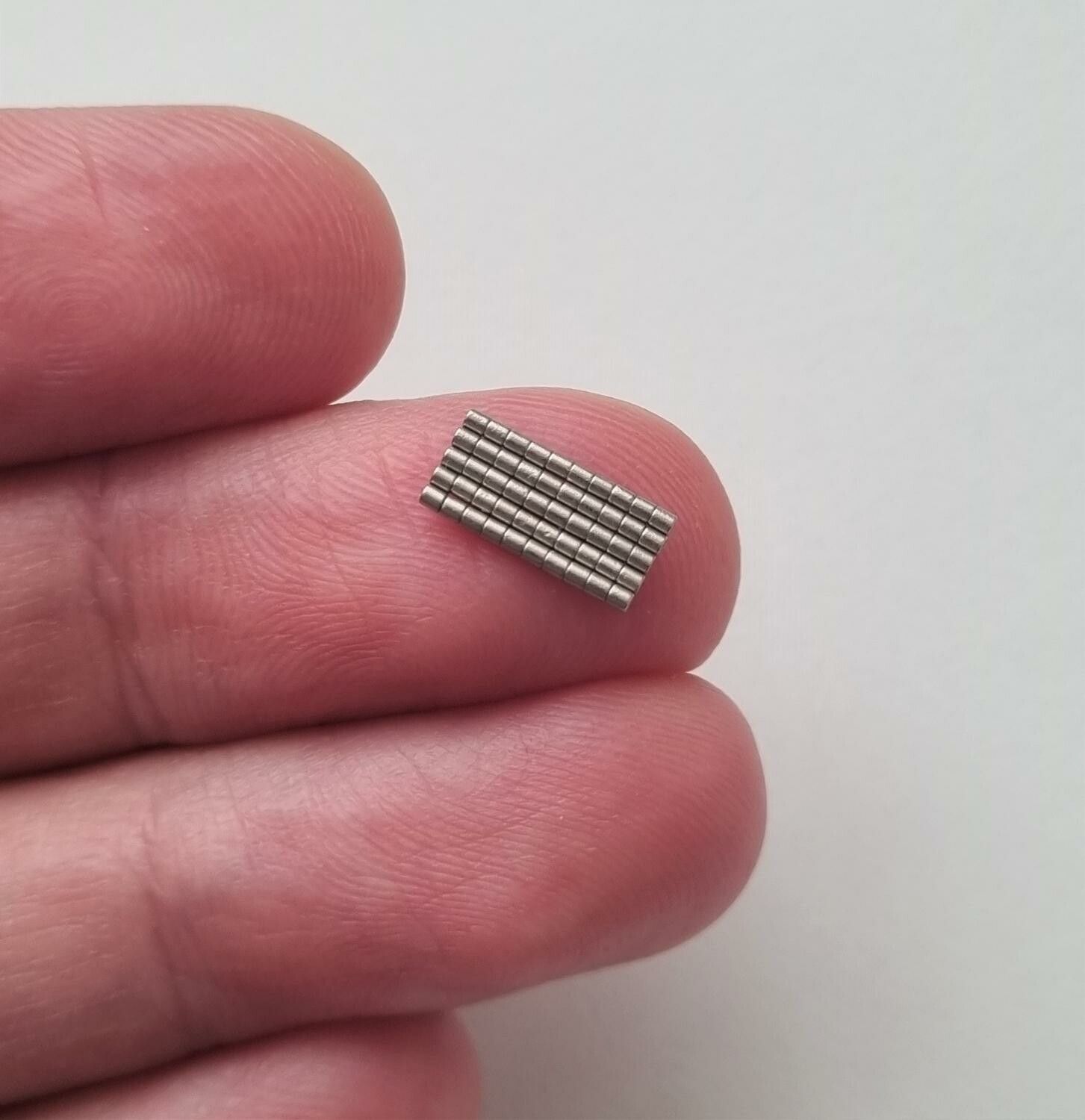 50 st Neodymium magneter (1x1 mm) runda magneter