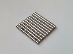 100 st Neodymium magneter (3x3 mm) runda magneter