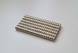 100 st Neodymium magneter (4x2 mm) runda magneter