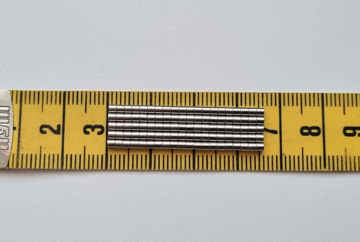 100 st Neodymium magneter (2x2 mm) runda magneter