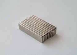 10 st Neodymium magneter (28x9x1,7 mm) fyrkantiga magneter