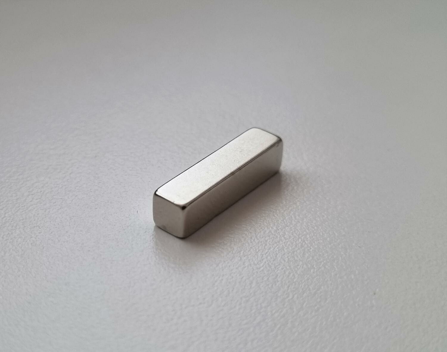 10 st Neodymium magneter (19x5x5 mm) fyrkantiga magneter