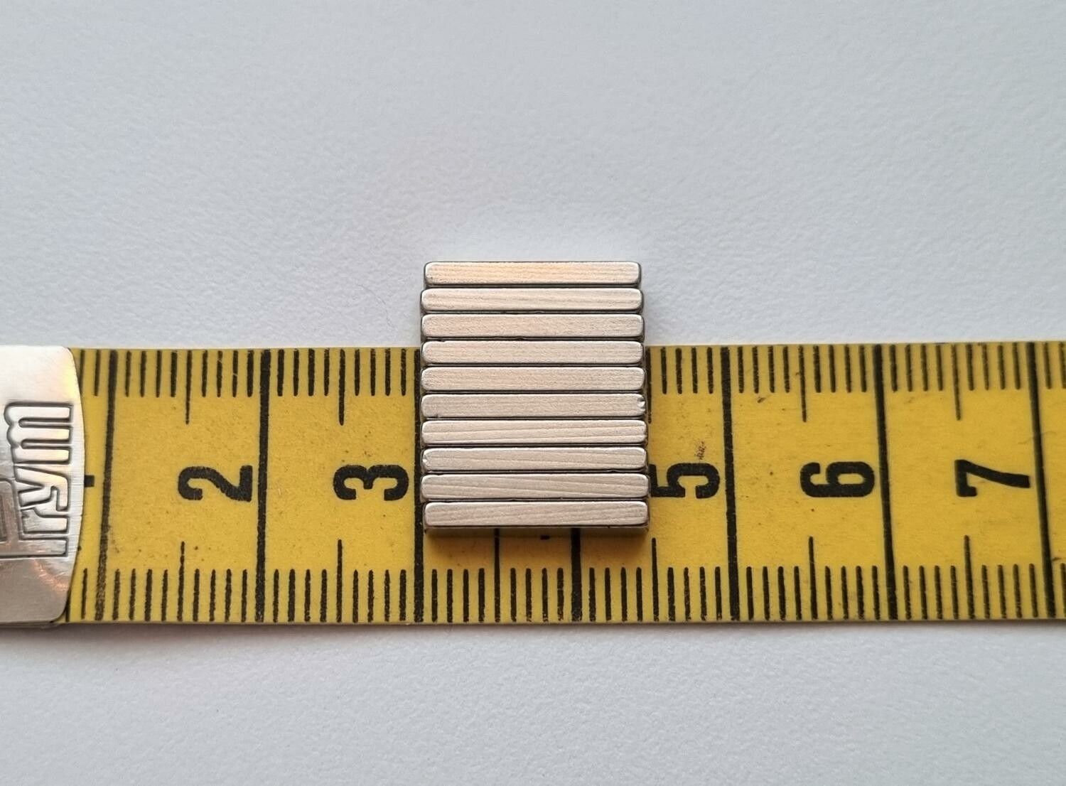 10 st Neodymium magneter (14x3x2 mm) fyrkantiga magneter