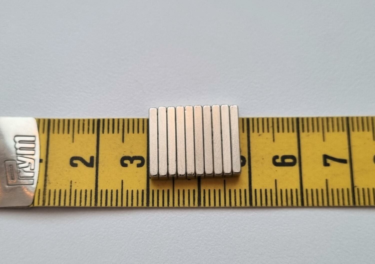 10 st Neodymium magneter (14x3x2 mm) fyrkantiga magneter