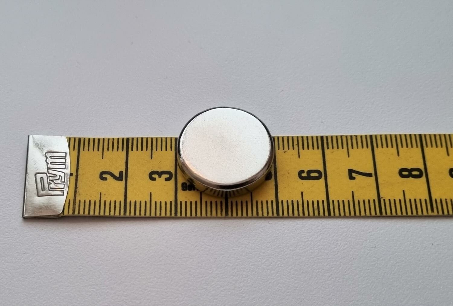 1 st Neodymium magnet (20 x 4 mm) runda magneter