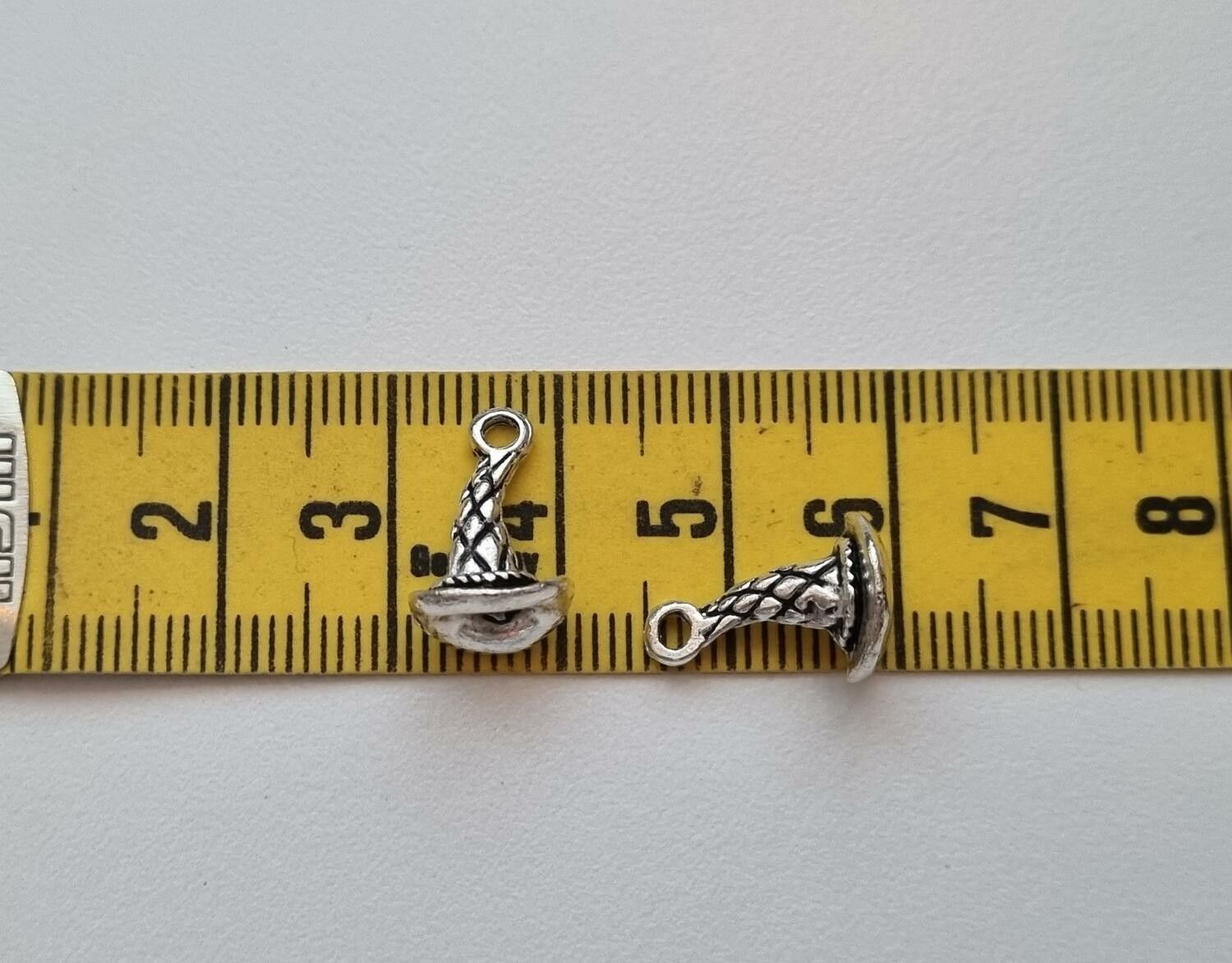 Söt liten magikerhatt / trollkarlshatt, miniatyr / berlock