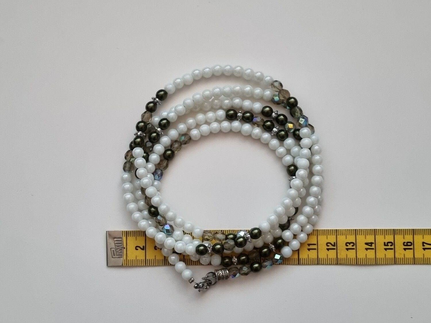 Långt halsband med pärlor (67,3 gram)