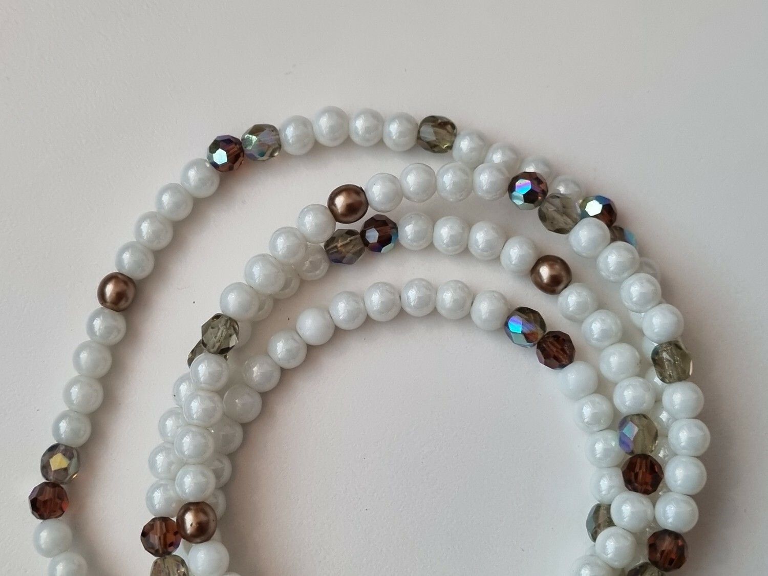 Långt halsband med pärlor (49,5 gram)