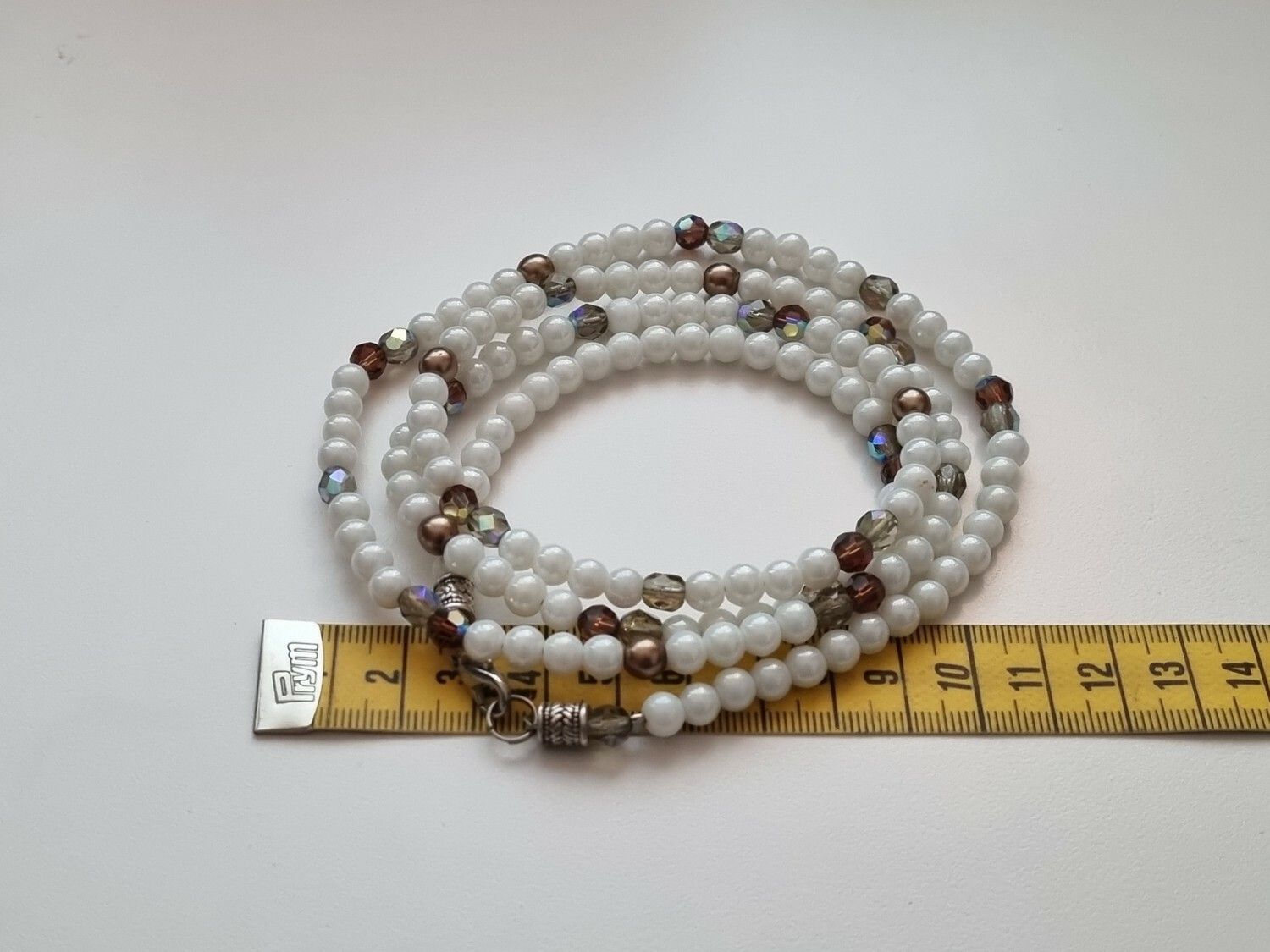 Långt halsband med pärlor (49,5 gram)