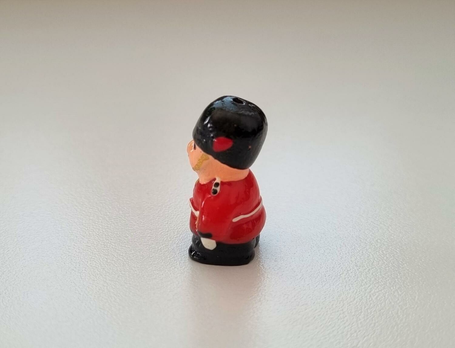 Handmålad livvakt / garde - Miniatyr / figurin för dockskåpet, tittskåp mm