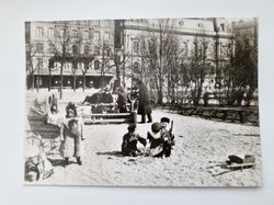 Vykort - Lekande barn i Kungsträdgården 1899